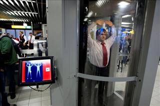 El control de accesos.